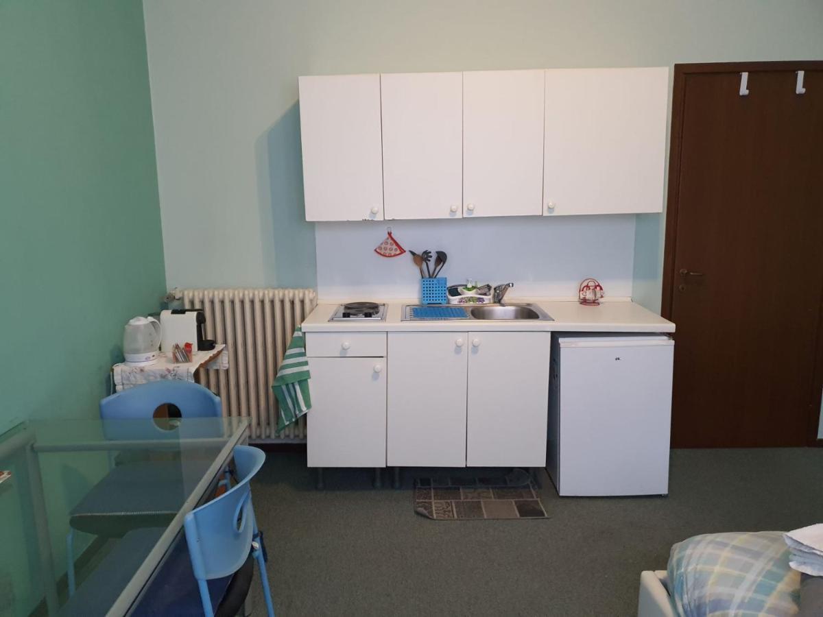 Studio Luna Apartments Милано Екстериор снимка