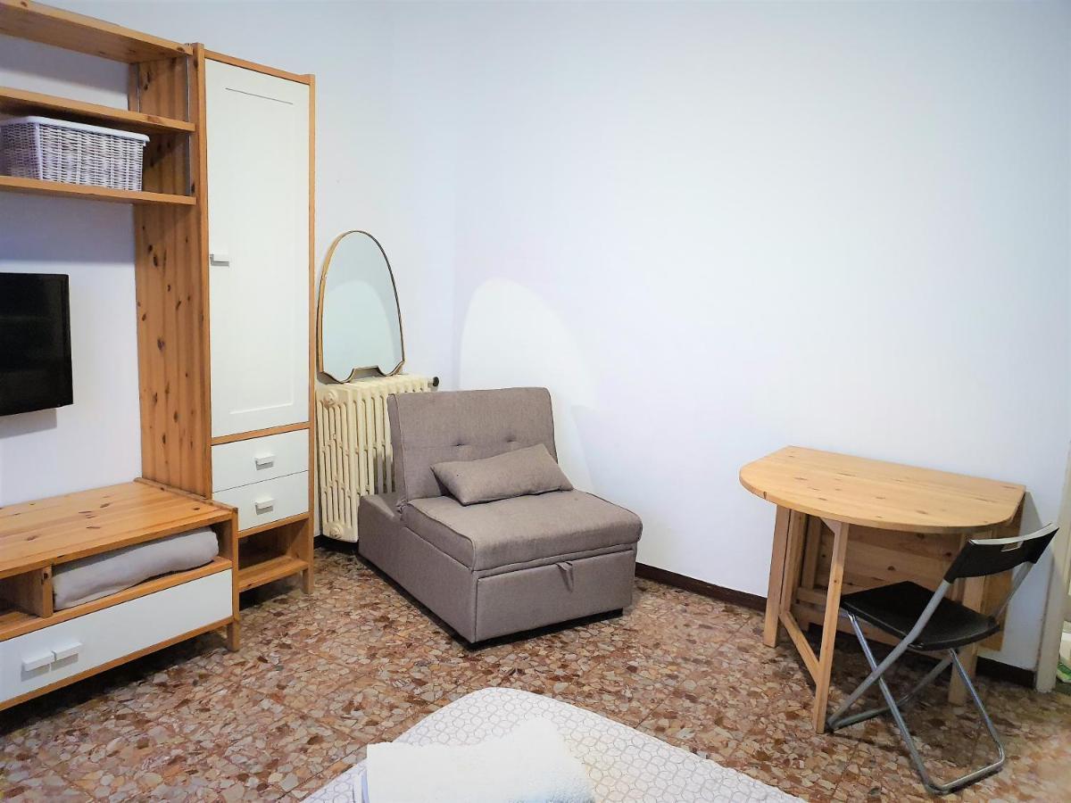 Studio Luna Apartments Милано Екстериор снимка
