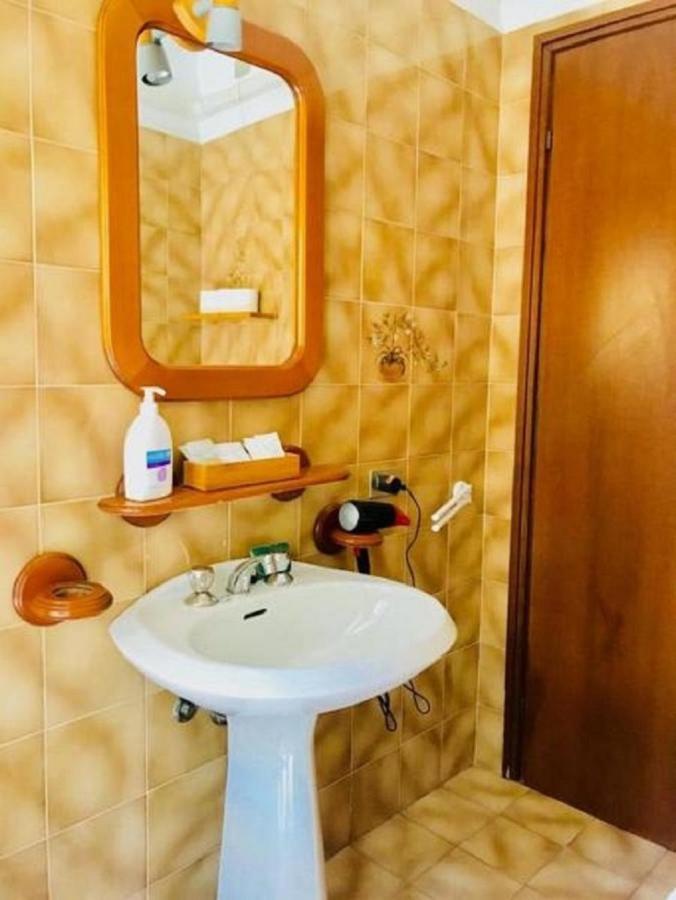 Studio Luna Apartments Милано Екстериор снимка